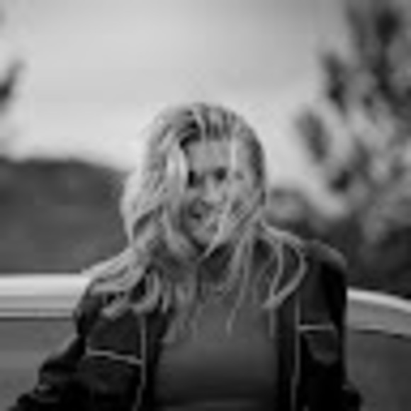 Meet your Posher, Fallon - Picture 1 of 1